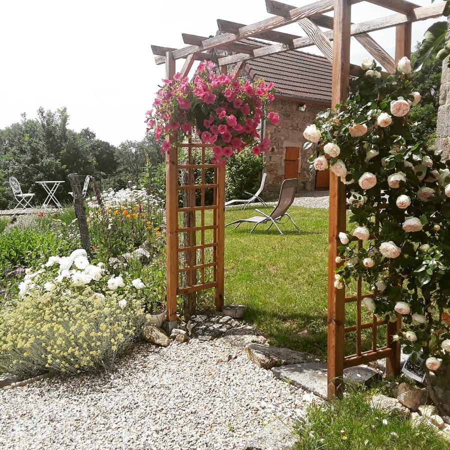 Bed and Breakfast La Belle Âme Saint-Priest-des-Champs Esterno foto