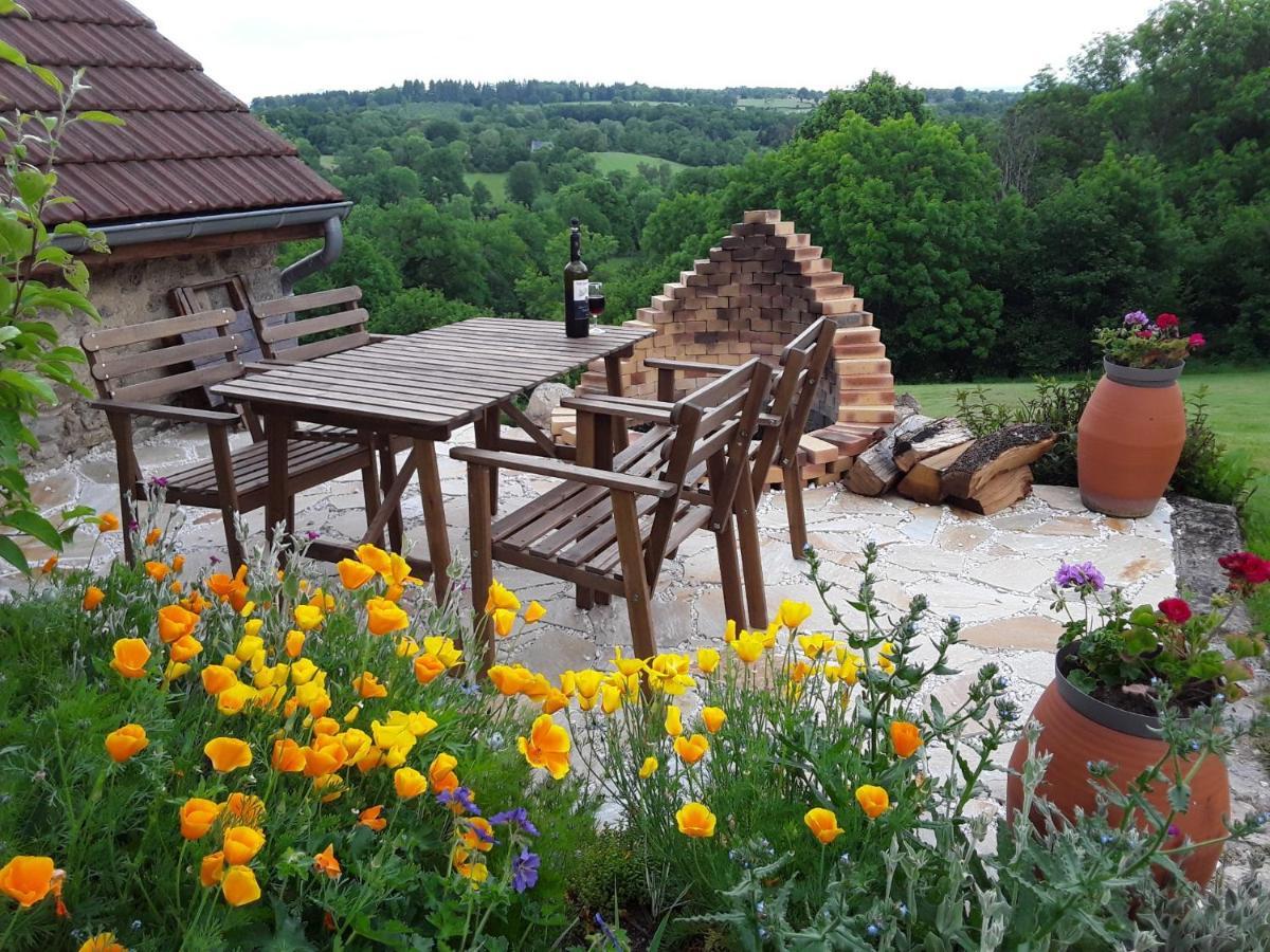 Bed and Breakfast La Belle Âme Saint-Priest-des-Champs Esterno foto