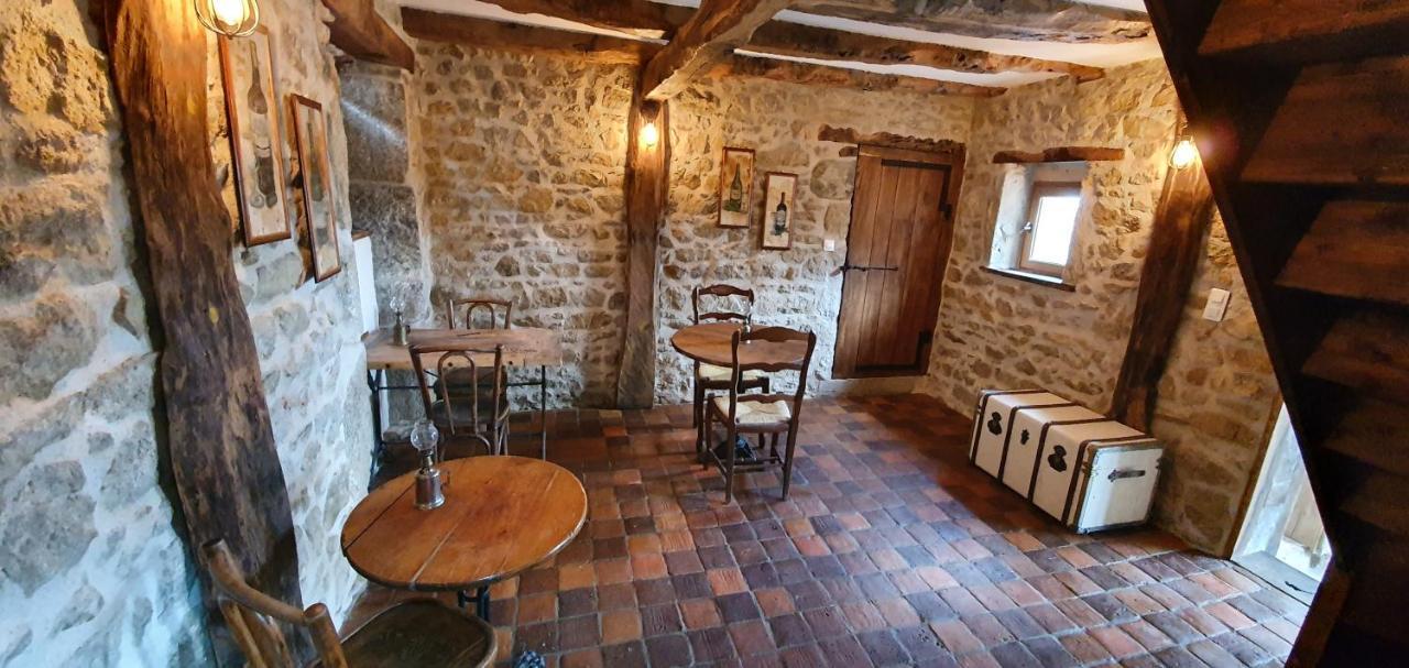 Bed and Breakfast La Belle Âme Saint-Priest-des-Champs Esterno foto