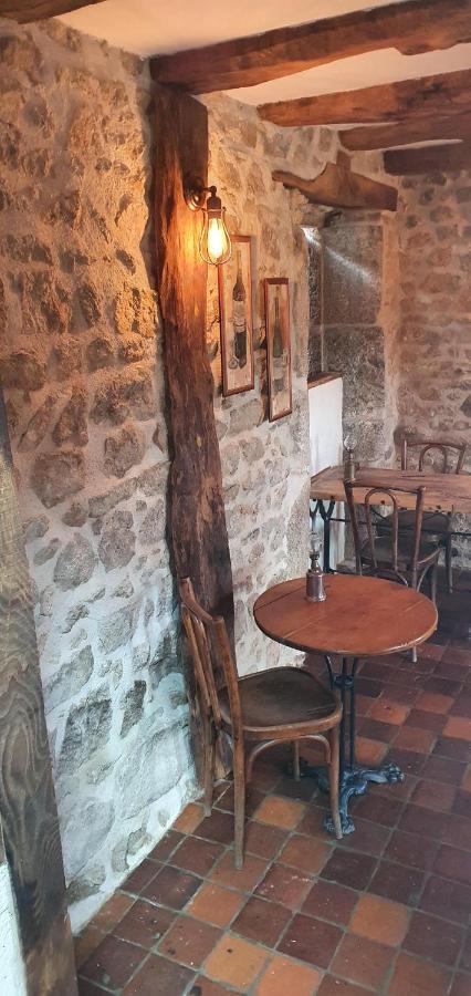 Bed and Breakfast La Belle Âme Saint-Priest-des-Champs Esterno foto