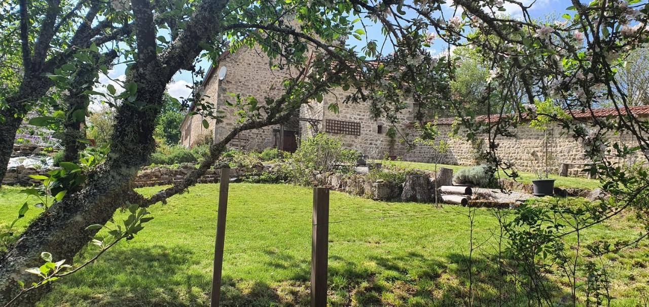 Bed and Breakfast La Belle Âme Saint-Priest-des-Champs Esterno foto